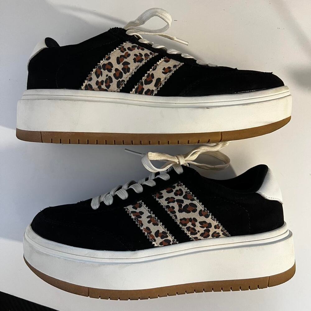 Madden girl navida sneakers